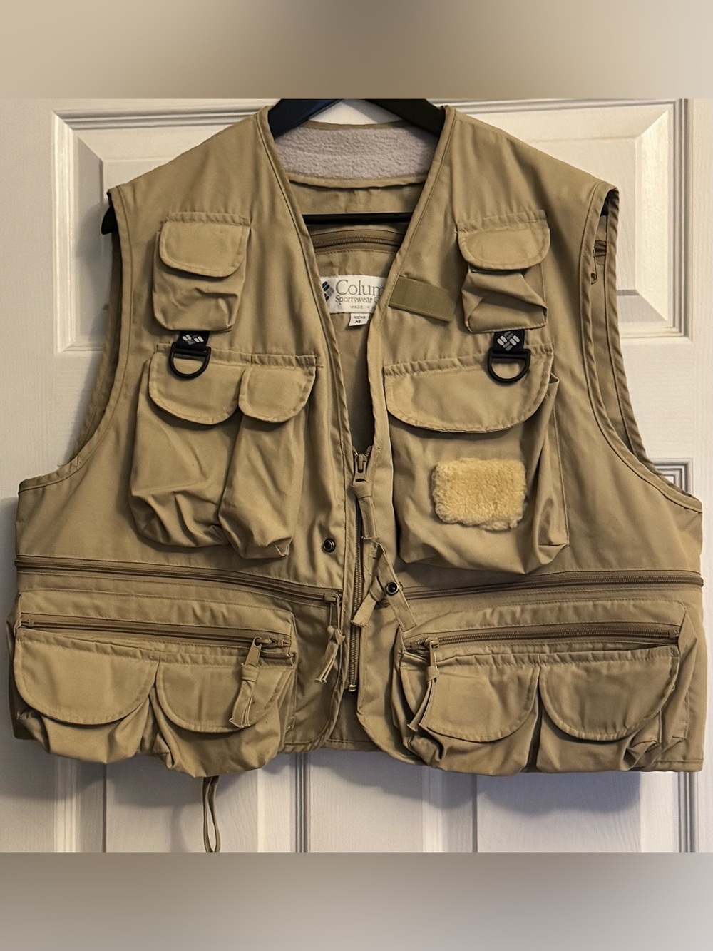 Columbia Fishing Tan Utility Vest - Multi-Pocket Outdoor Jacket